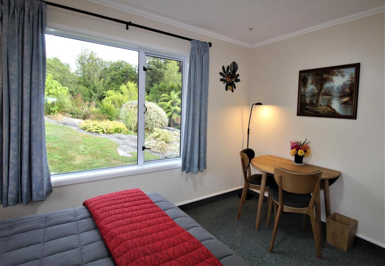 Hotel Labyrinth Gardens Takaka Exterior foto